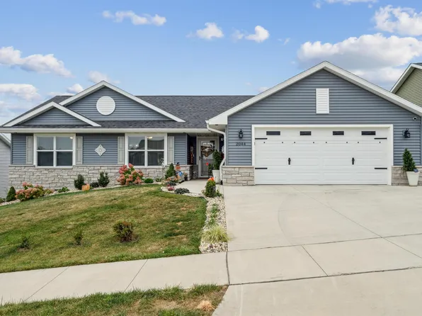 2044 Sky Blue Dr, Dubuque, IA 52001