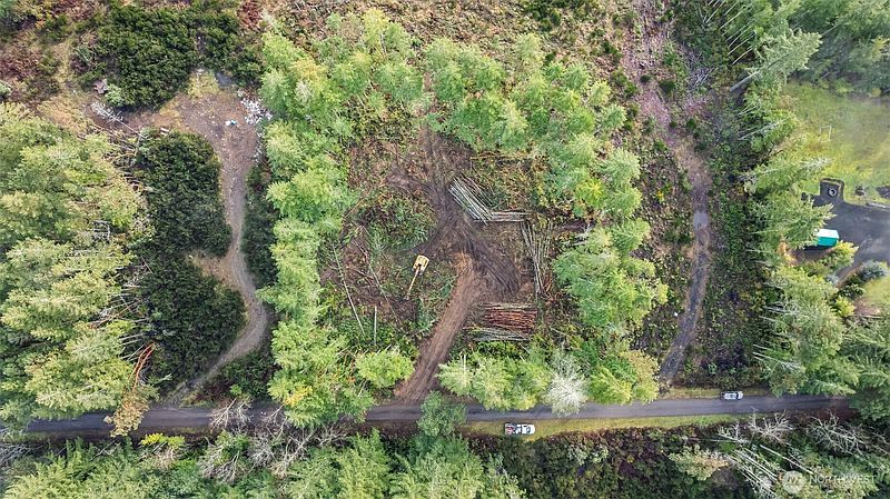 4th image of 1809 208th Avenue SW