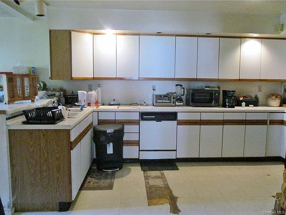 3rd image of 69 Seward Ave