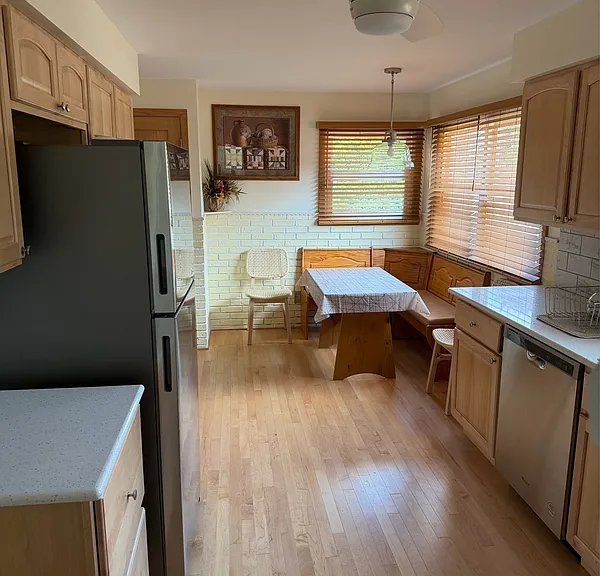 1203 Oak St — Photo 15