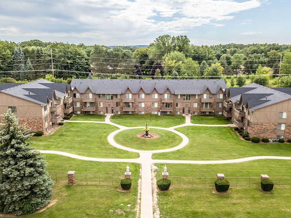 Welcome to The Landings at Fountain Pointe in Grand Blanc, MI!