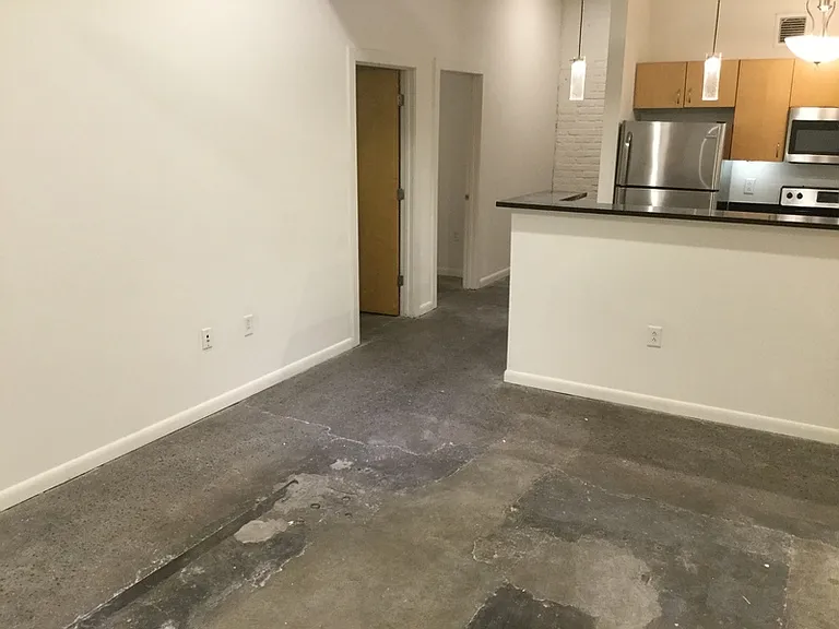 1011 W Marshall St #113 — Photo 2