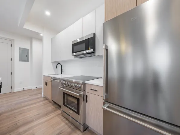 270 Sullivan Place 6A image 3 of 14