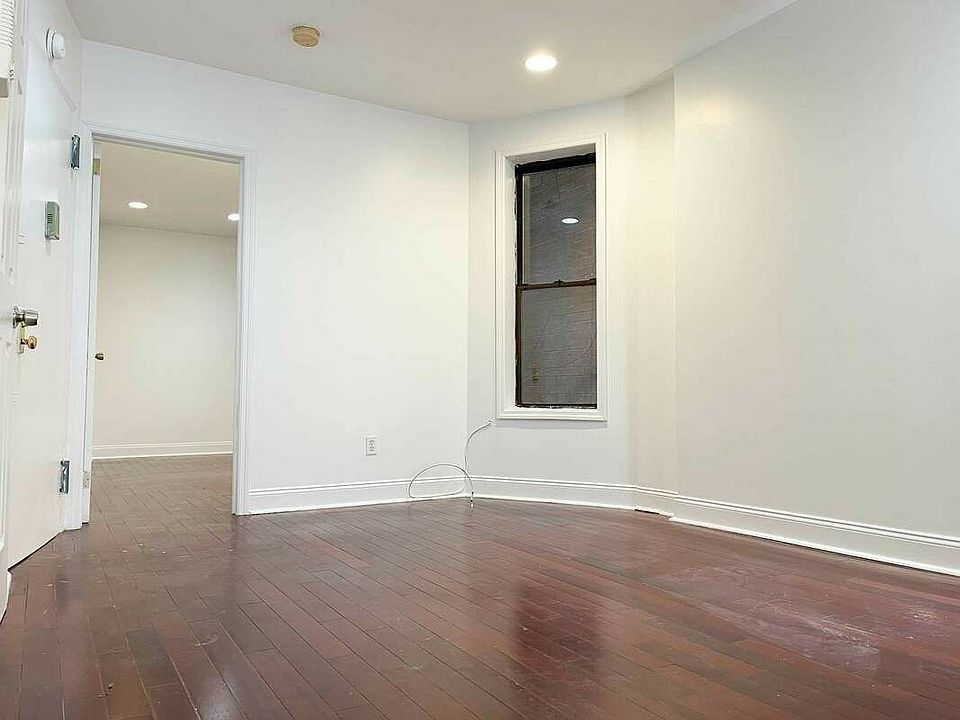 1st image of 272 W 117th St #B3