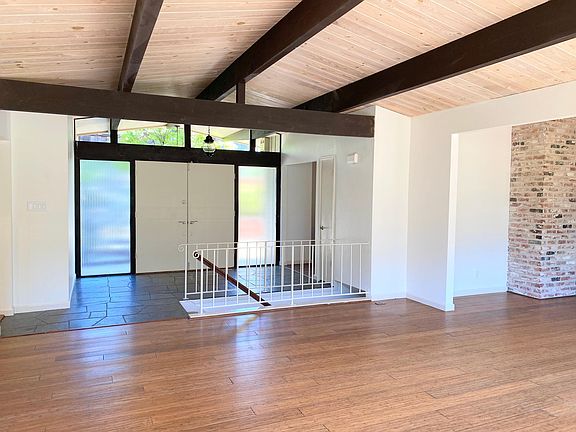 Entry and stairs to lower level