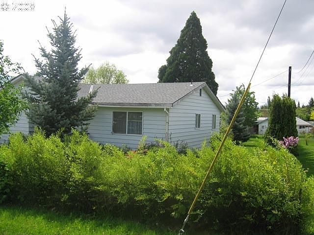 2nd image of 983 7th Street Ext