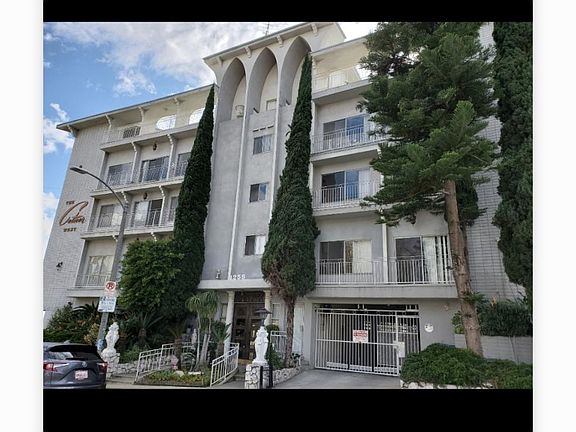 4th image of 1259 S Camden Dr APT 1C