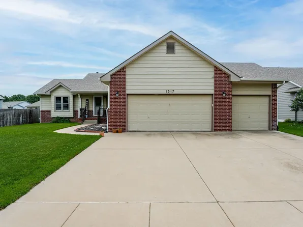 1317 W Jubilee St, Haysville, KS 67060