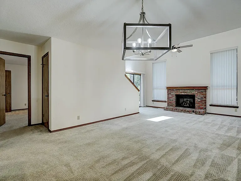 717 36th Ave NW — Photo 16