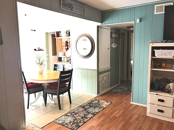 4th image of 111 Sowescor St