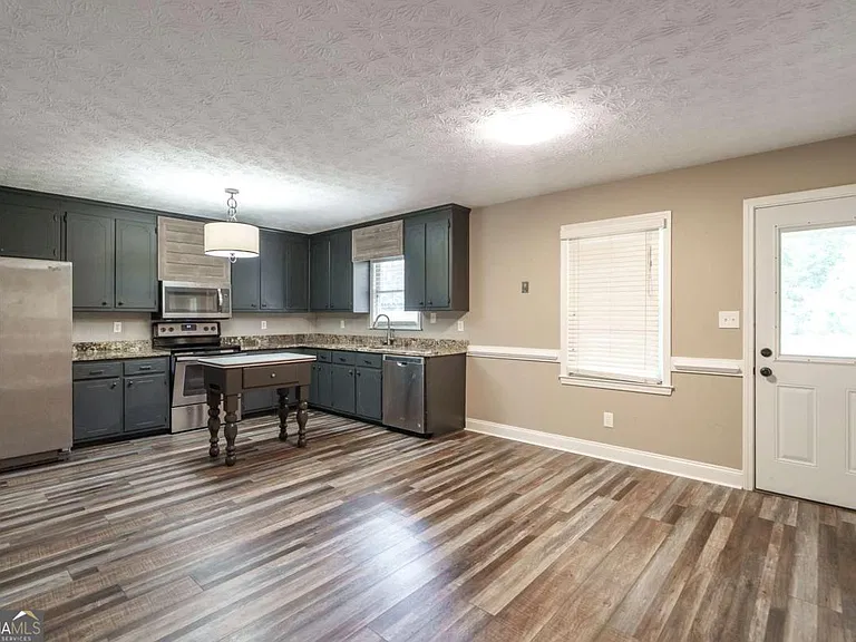 5240 Emmett Still Rd — Photo 10