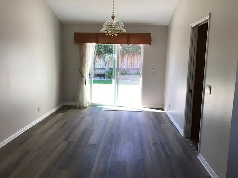 157 N Linden Dr — Photo 3