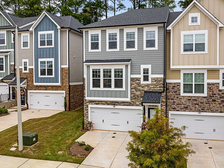 810 Emerald Mine Dr — Photo 3