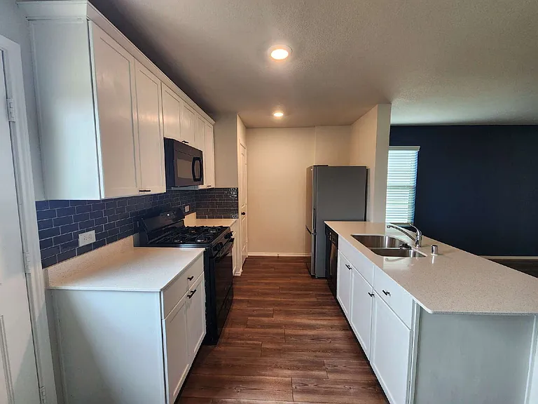 14428 Cloudview Way — Photo 2