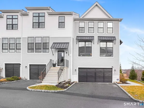 185 Brentwood Circle #185, Danbury, CT 06810