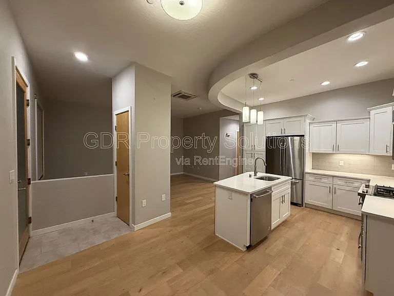 3600 Central Ave SE — Photo 6