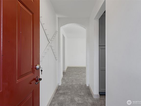 5th image of 2814 Garden Court #D