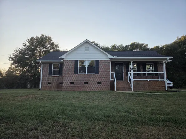 228 Bennetts Cir, Royston, GA 30662
