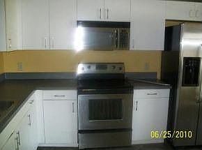 3rd image of 920 Jamestown Dr