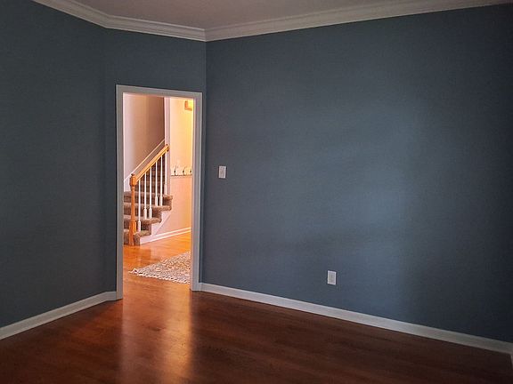 2nd image of 9431 Hickory Knoll Ln