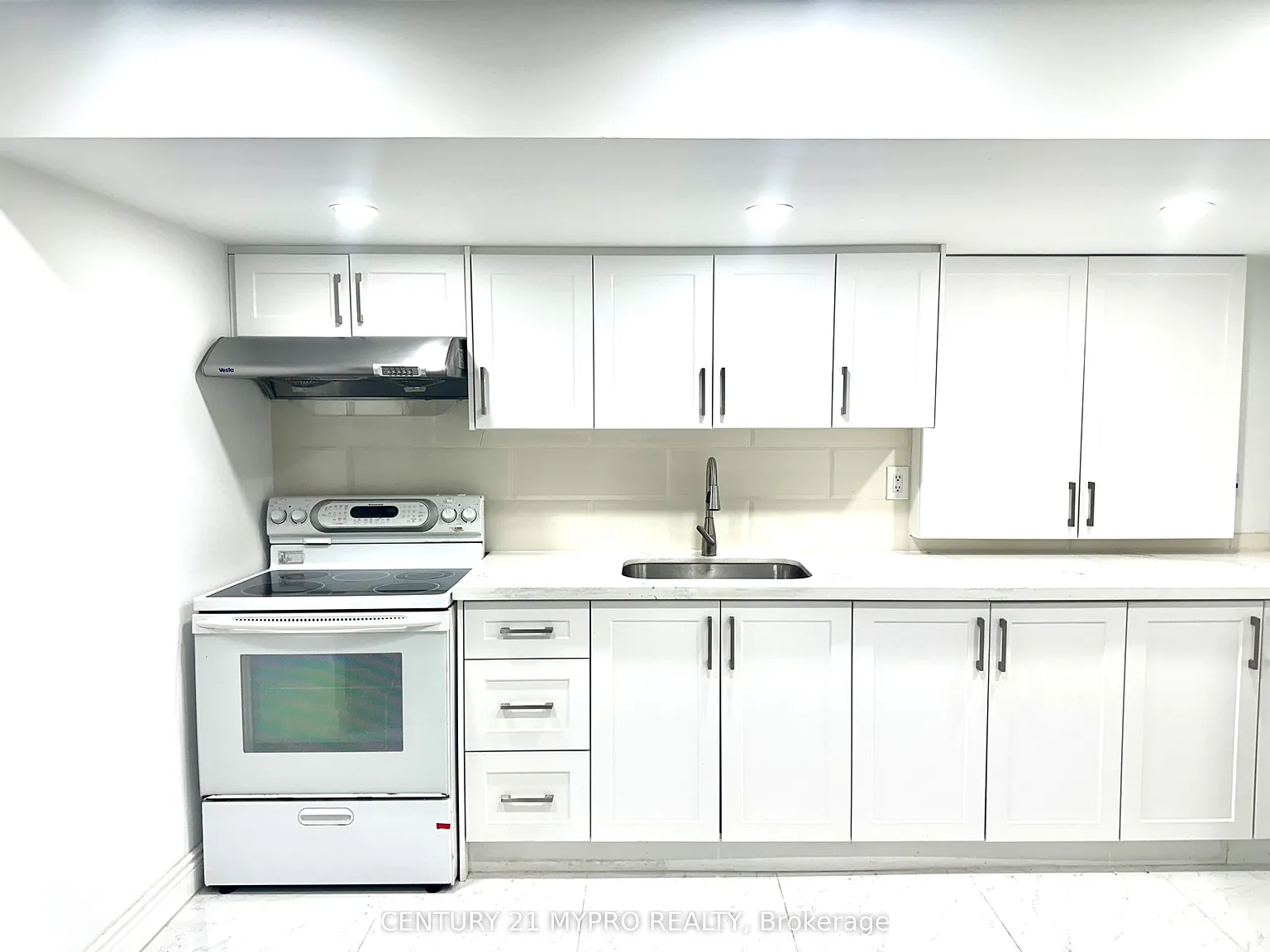 2 bed, $1,800 — Photo 1