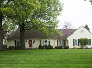 32140 Hampton Ct, Avon Lake, OH 44012