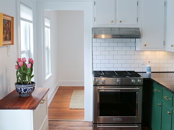 3rd image of 109 Reed St