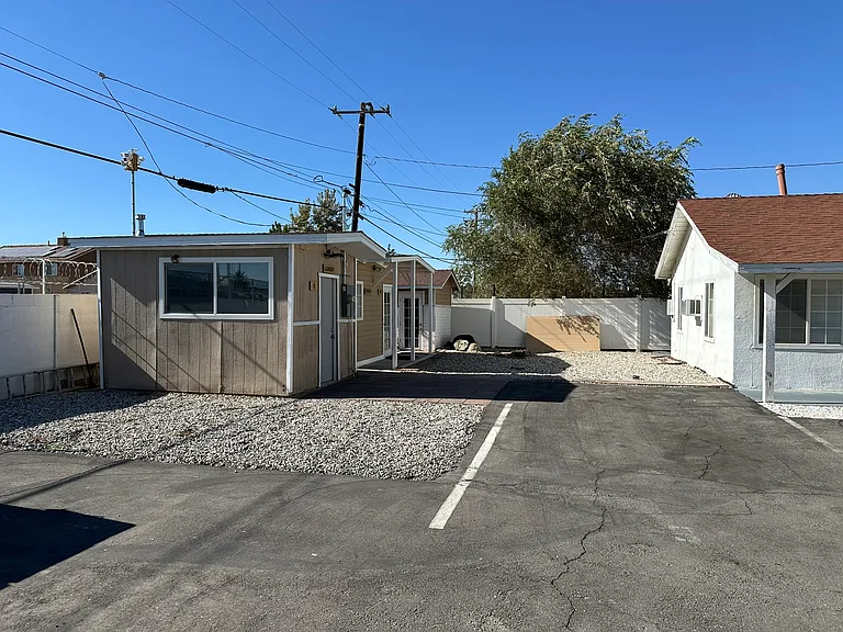 45305 Sierra Hwy — Photo 24