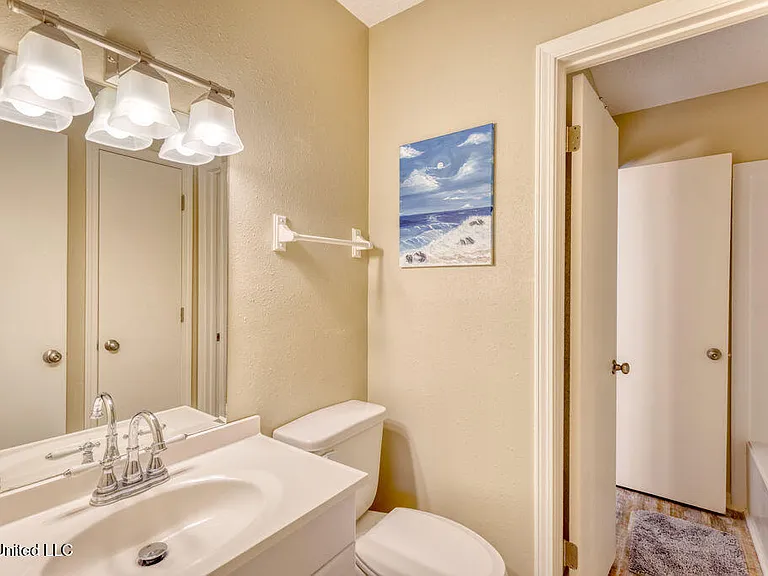 101 Pittman Dr — Photo 15