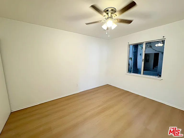 470 S Mariposa Ave #7 — Photo 9