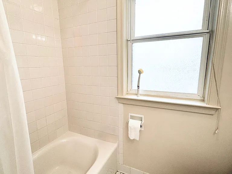 1103 Edmonston Dr — Photo 8