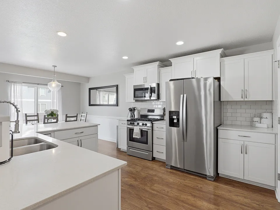 436 S Sunland Way