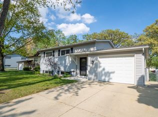 111 Timber Trl, Streamwood, IL 60107