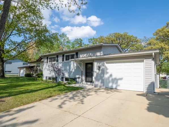 111 Timber Trl, Streamwood, IL 60107