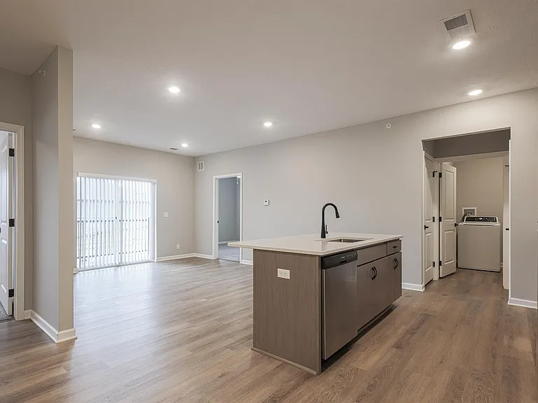 The Creek Apartments — Photo 28