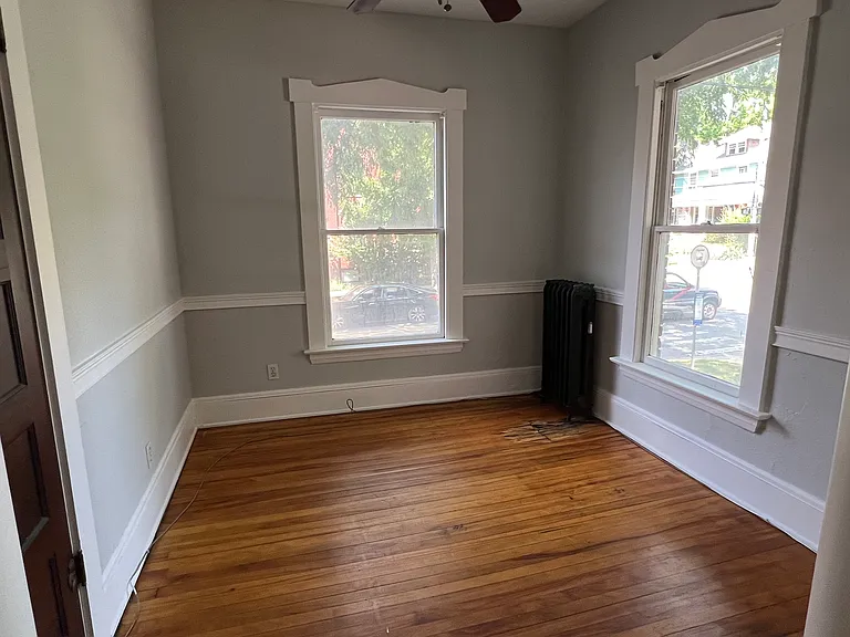 401 College Ave SE — Photo 4