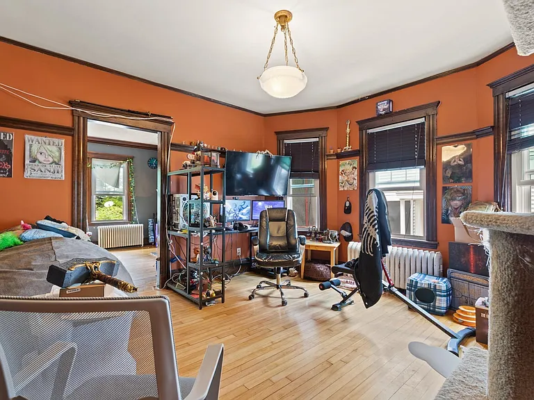 214 Maplewood St #212 — Photo 5