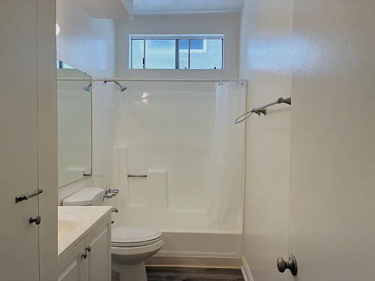 10205 Samoa Ave #104 — Photo 13
