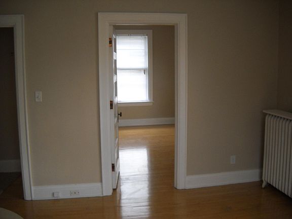 5th image of 333 N 9th Ave E #3