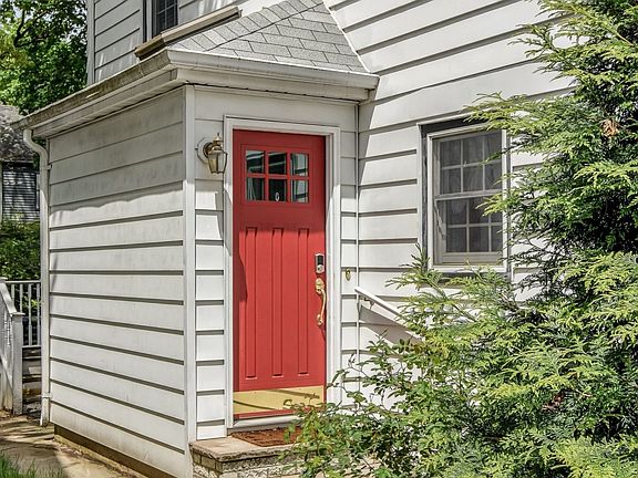 2nd image of 8 Brighton Pl