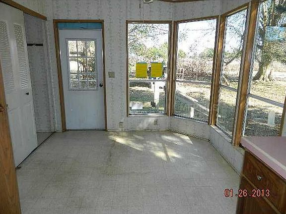 4th image of 2596 SE McClelland Dr