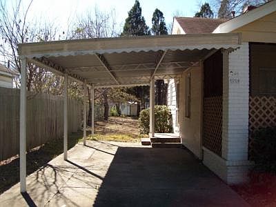 2nd image of 2728 Lee St