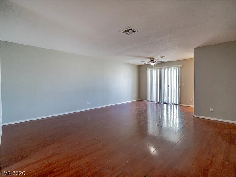 1401 Linnbaker Ln #202 — Photo 3