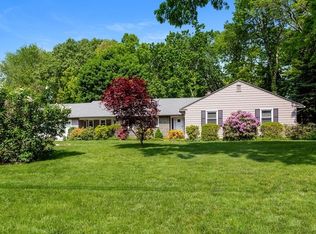 88 Ridge Rd, Longmeadow, MA 01106