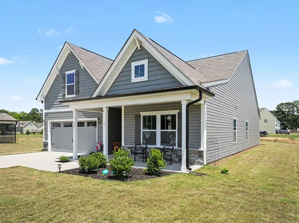 105 Benson Village Dr, Benson, NC 27504