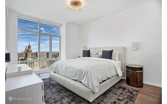 Sold by Douglas Elliman | media 14