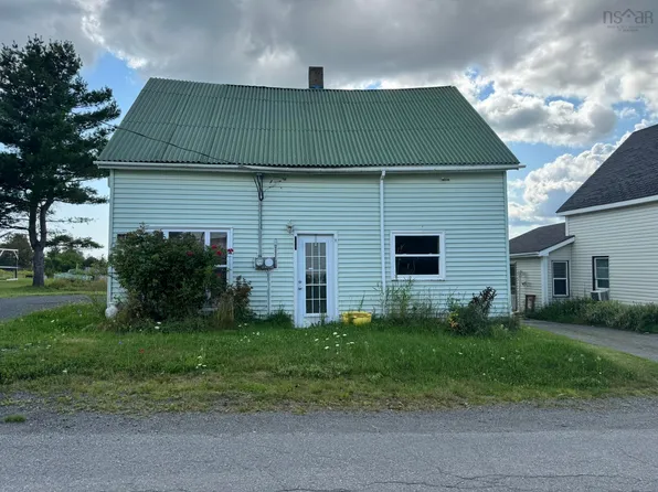 2049 Irving St, Westville, NS B0K 2A0