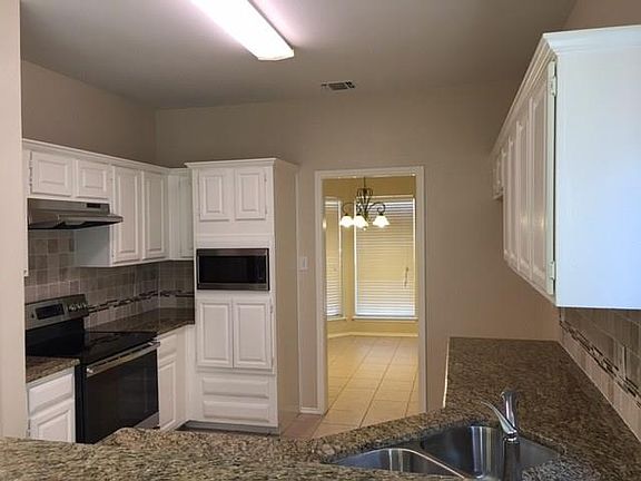 5th image of 1801 Lacy Ln