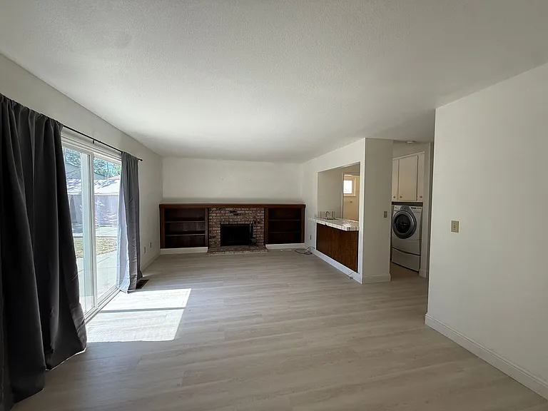 3537 Augusta Ct — Photo 6