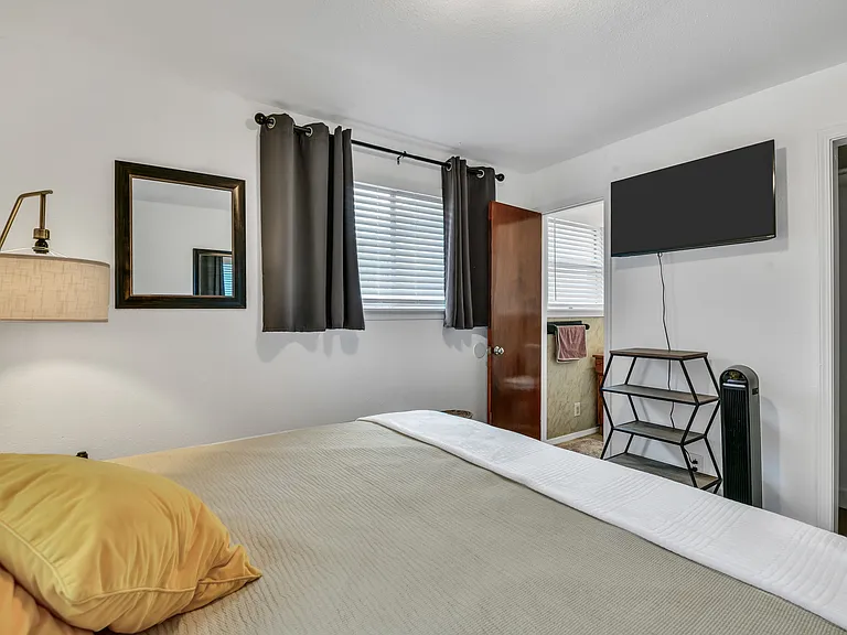 1009 Meadow Park Dr — Photo 5